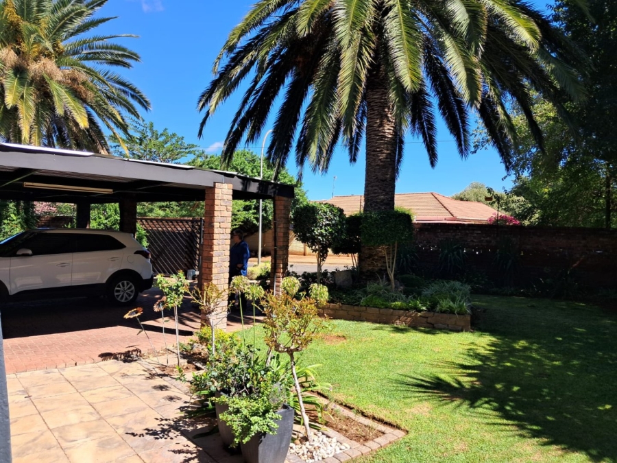 4 Bedroom Property for Sale in Hillcrest Northern Cape